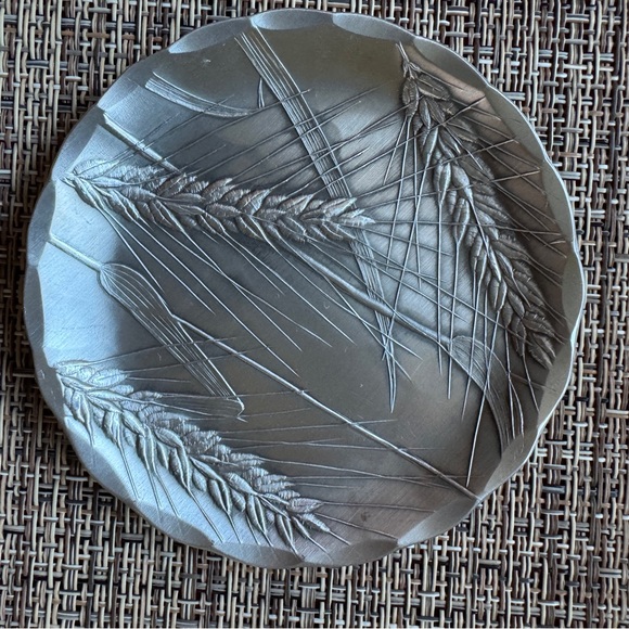 Set (4) of handcrafted forged aluminum coasters from Wendell August Forge, USA - Picture 5 of 7